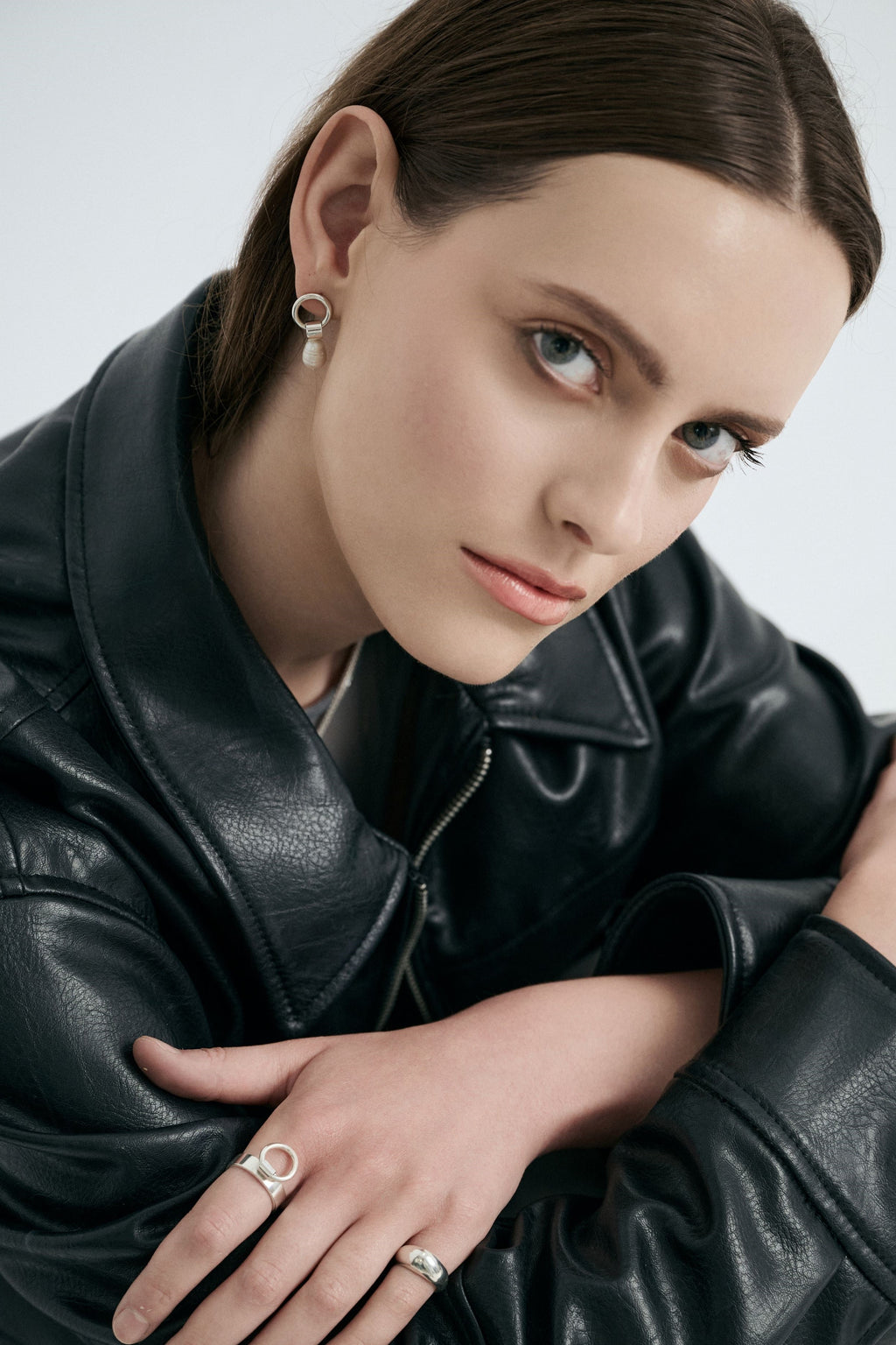 CIRCULAR PEARL EARRINGS
