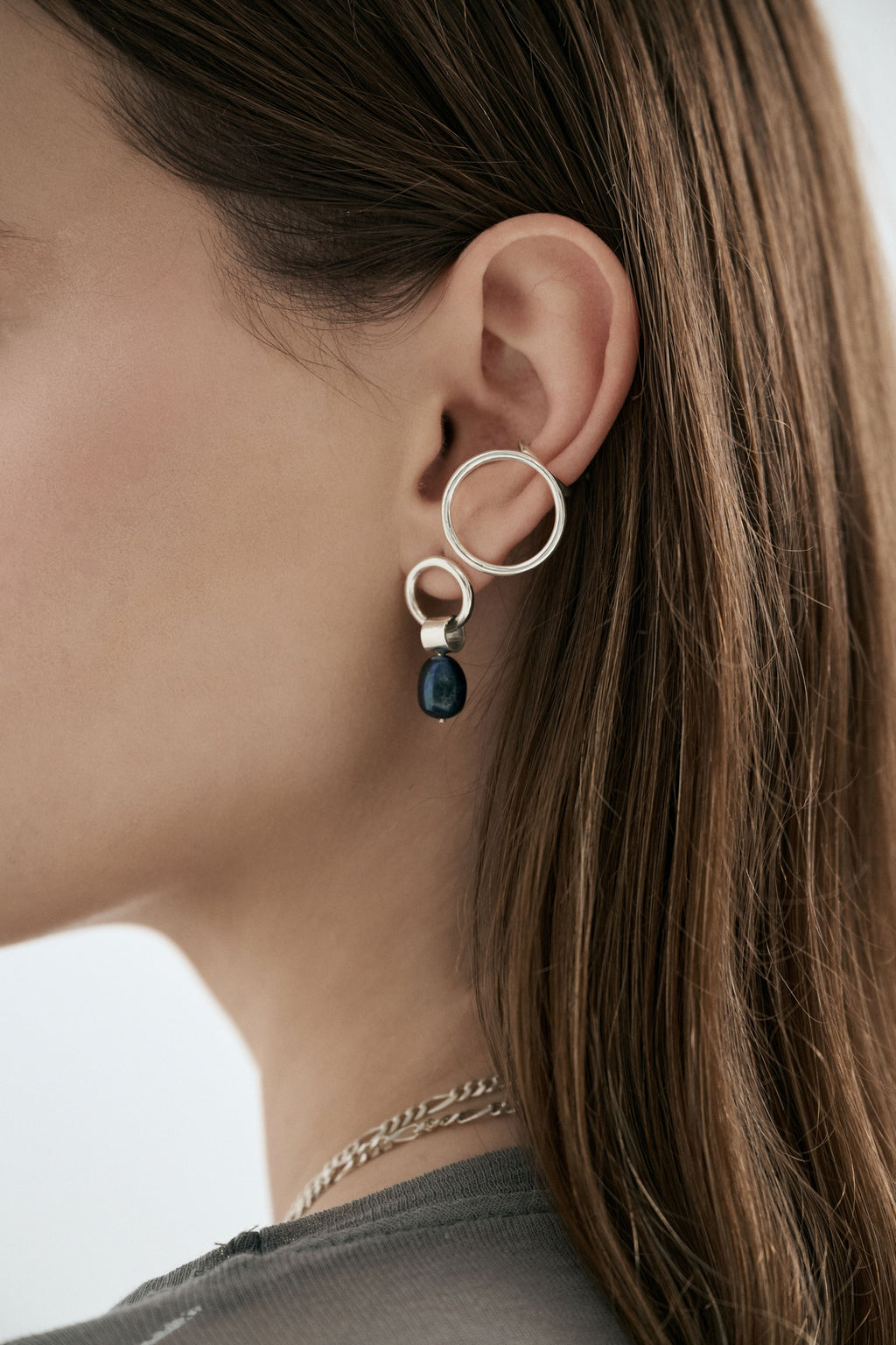 CIRCULAR PEARL EARRINGS
