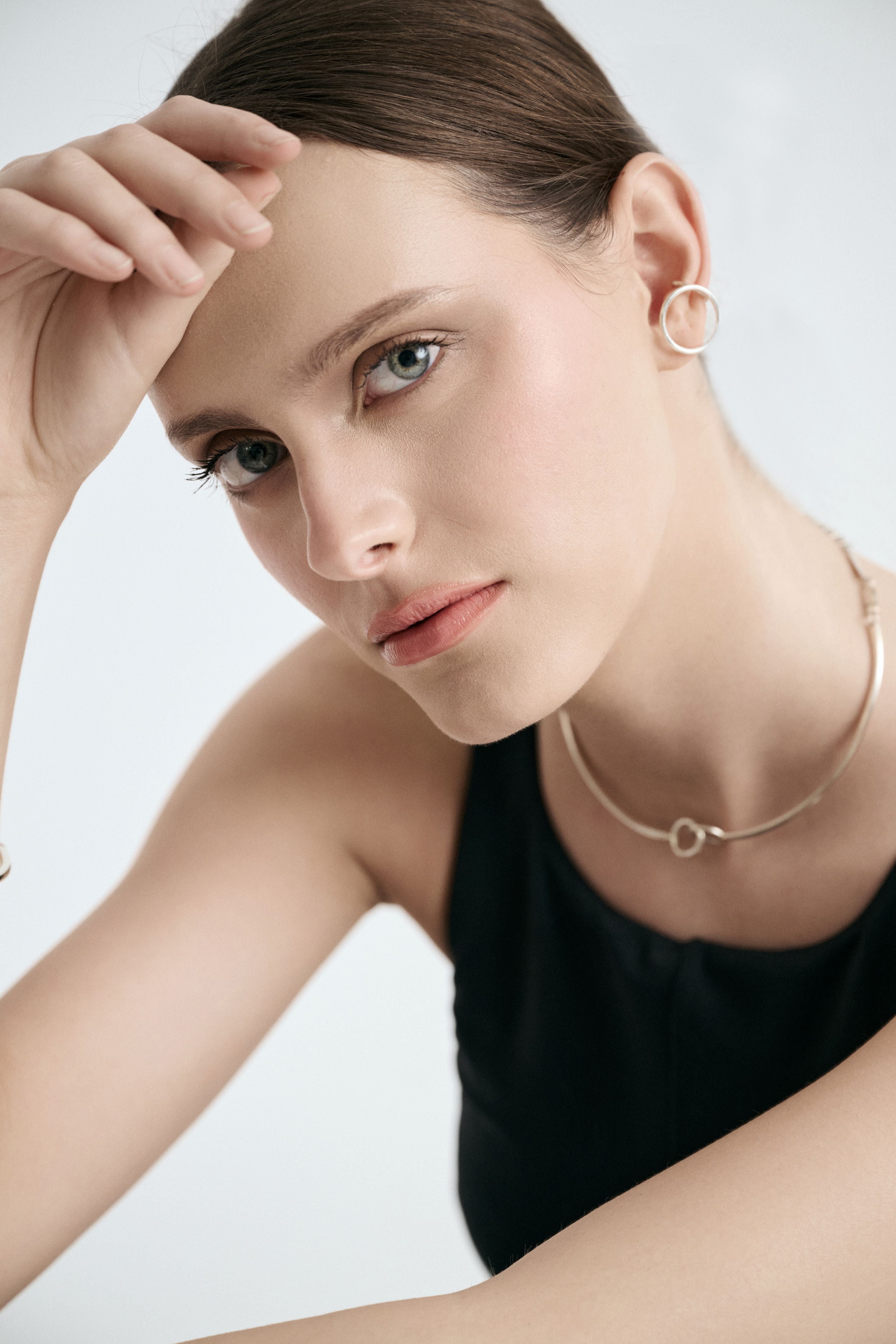 CIRCLE EAR CUFF