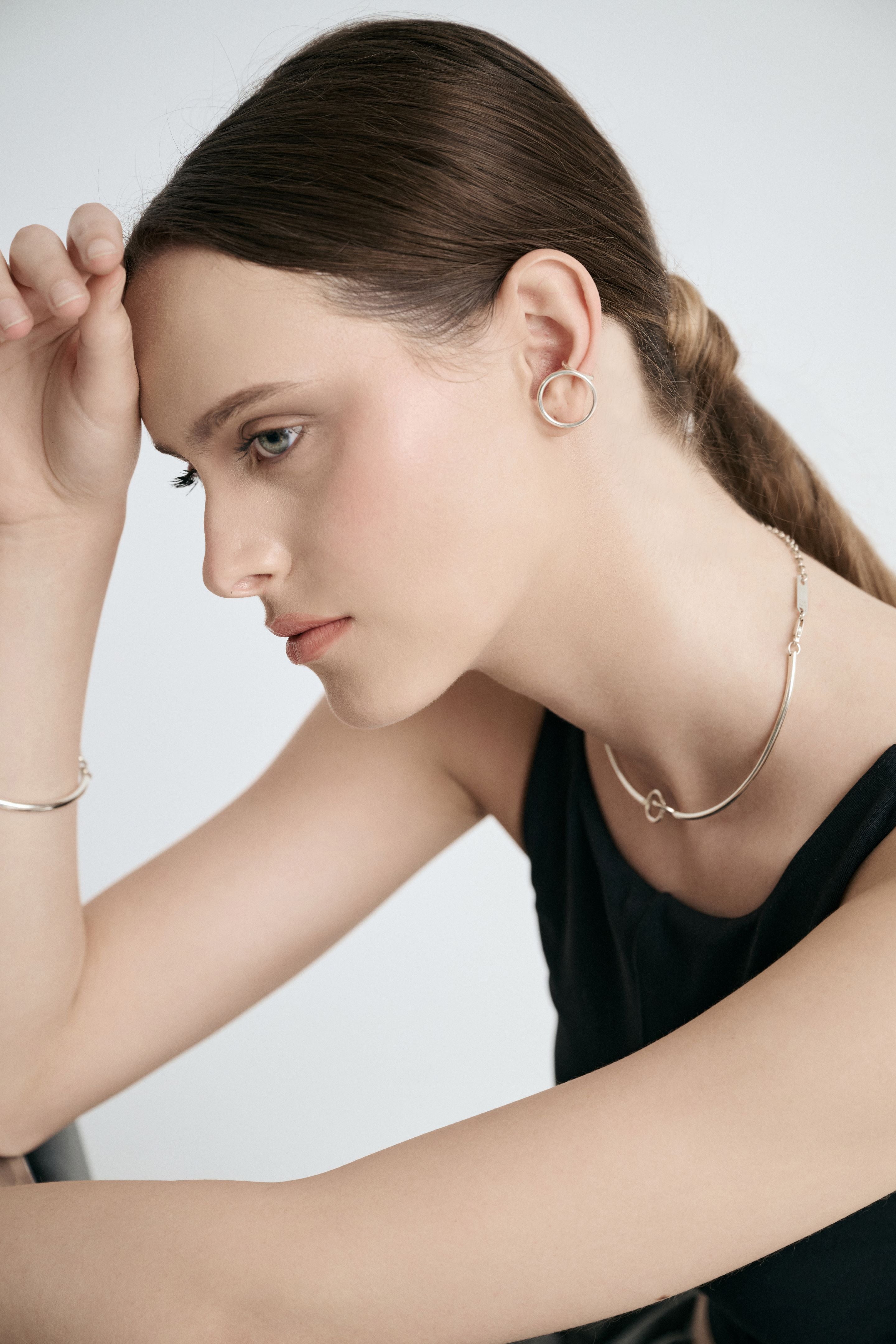 CIRCLE EAR CUFF