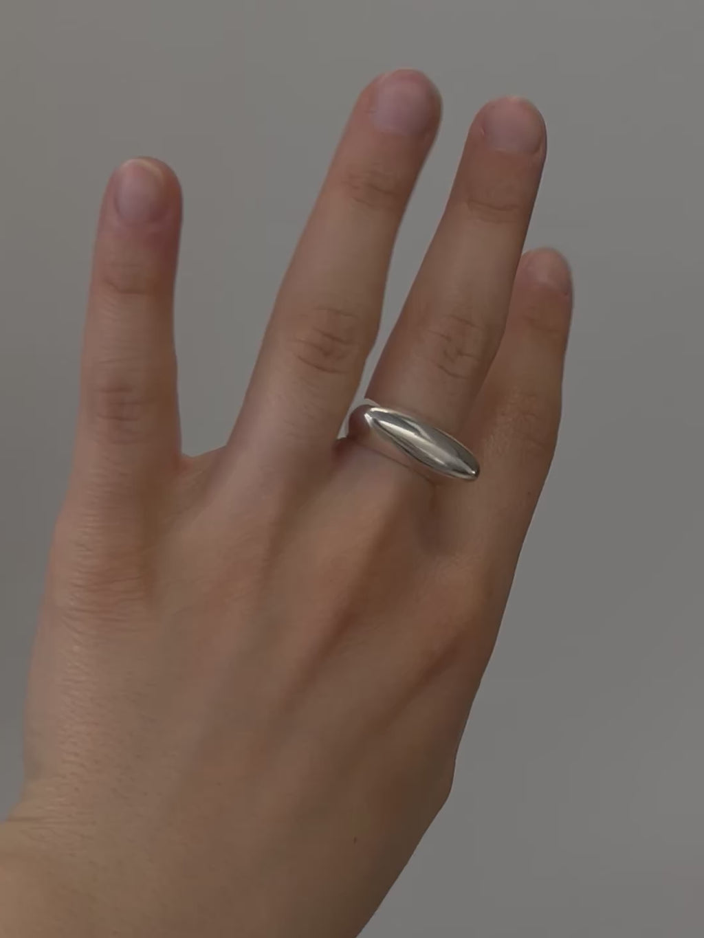 BOLD OVAL RING