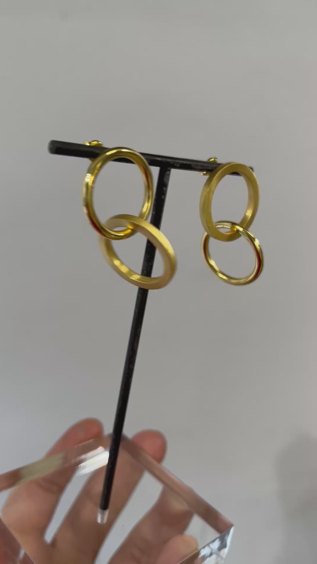 LOOP DOUBLE EARRINGS