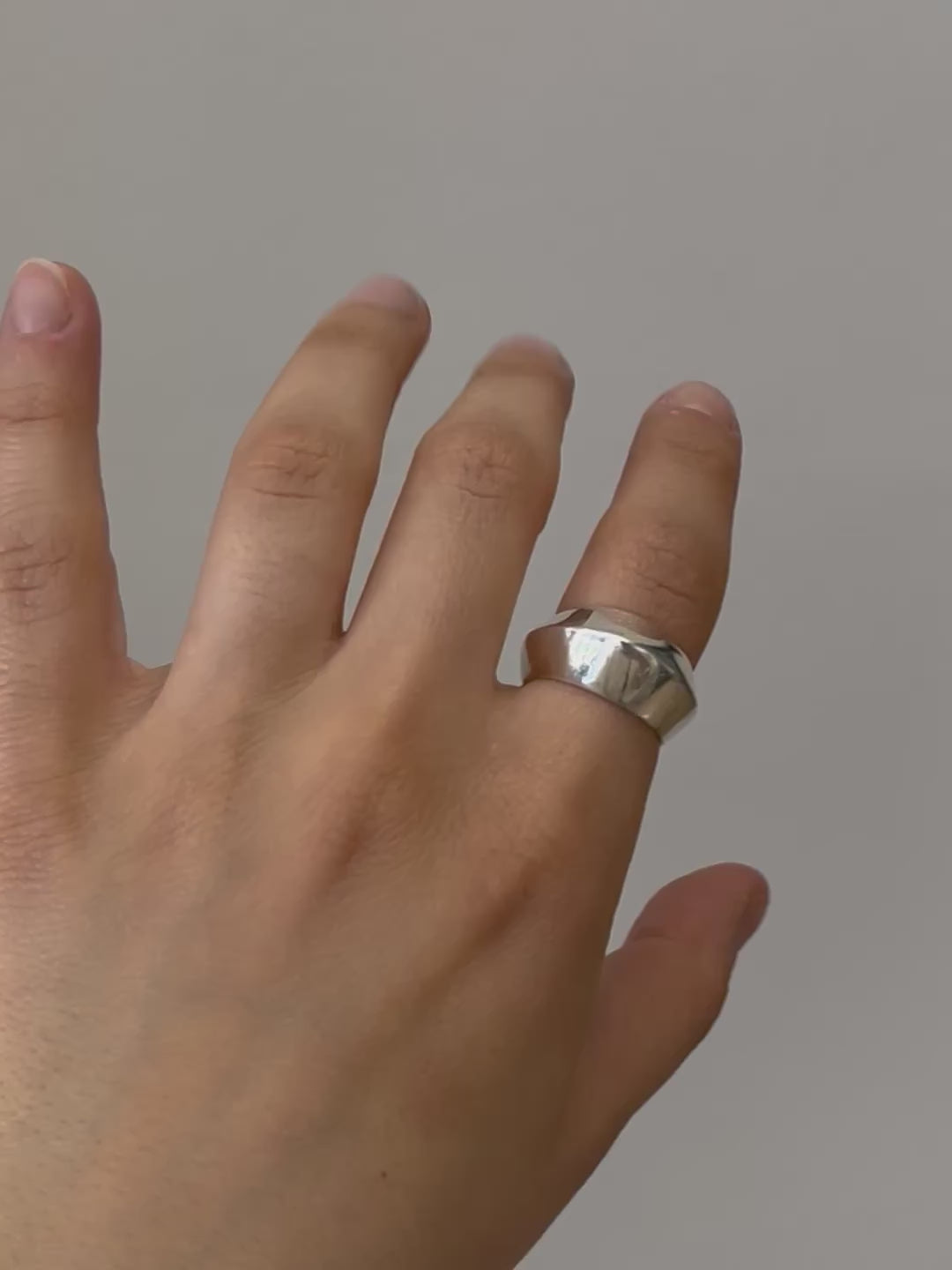 BOLD KNIFE EDGE RING