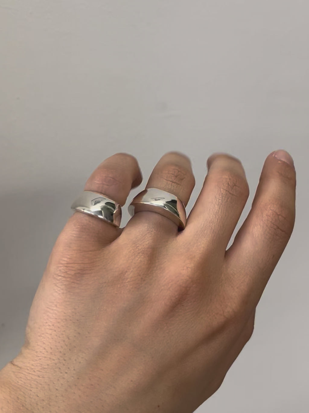 BOLD CURVE RING